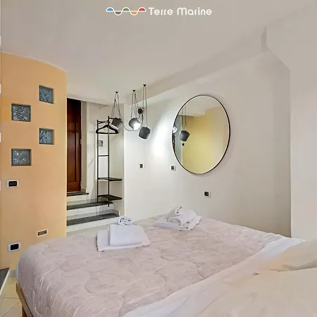 Apartment Yellow Lemon Tree, Terre Marine Manarola